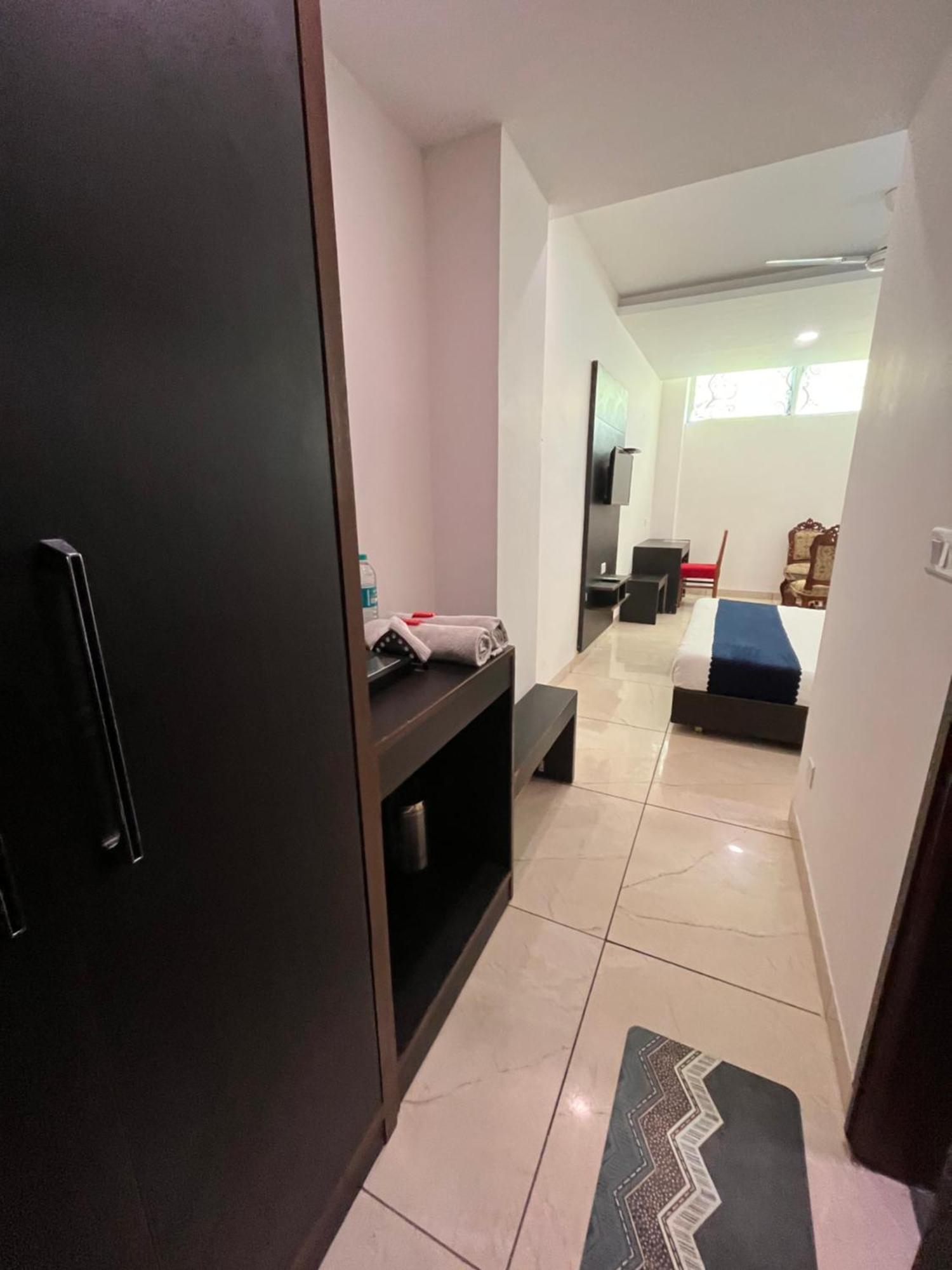 Hotel Jb Residency !! Luxurious & Royal Balcony Rooms !! Large Rooms Zirakpur Eksteriør bilde